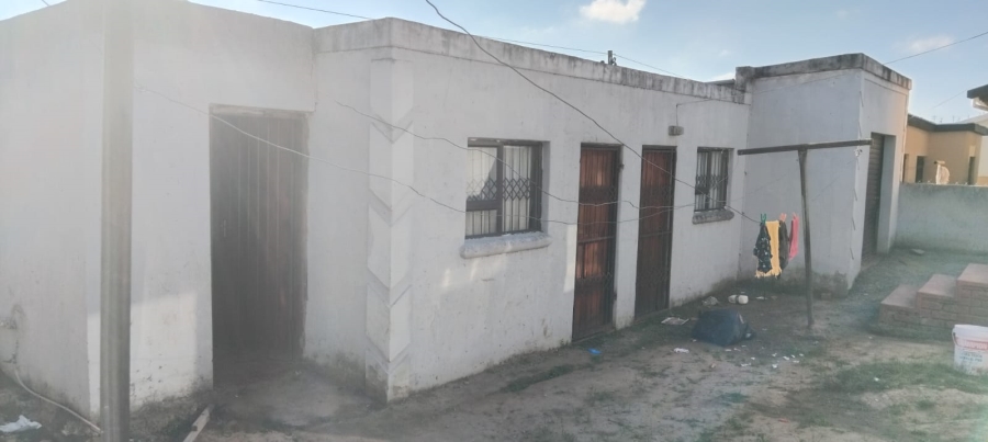 2 Bedroom Property for Sale in Phakamisa Eastern Cape